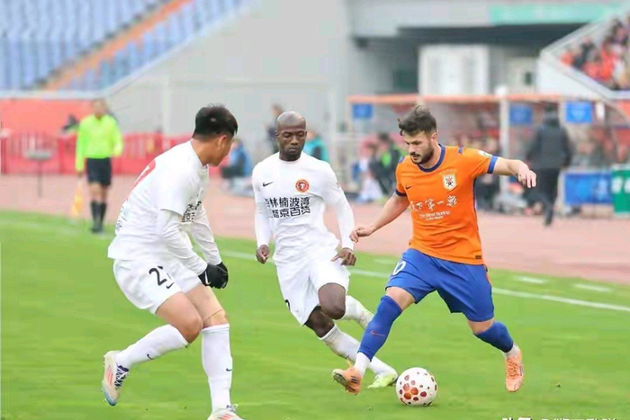 山东泰山外援瓦科新赛季表现低迷引球迷热议