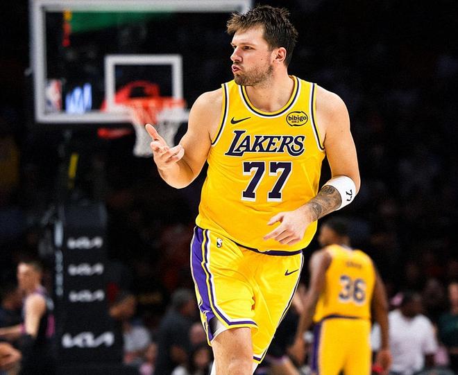 东契奇60分力压哈登文班亚马当选今日最佳球员