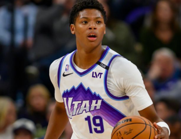 东契奇60分力压哈登文班亚马当选今日最佳球员