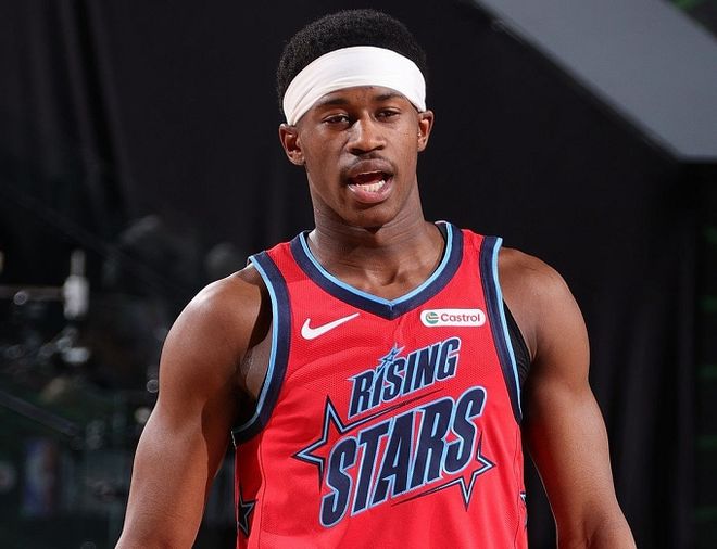 东契奇60分力压哈登文班亚马当选今日最佳球员