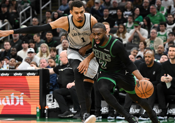 文班亚马高阶数据逼近亚历山大 或成NBA历史最年