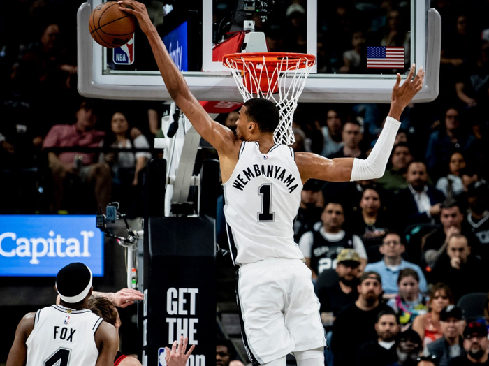 文班亚马高阶数据逼近亚历山大 或成NBA历史最年