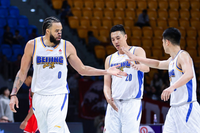 福建逆转终结北京四连胜 皮特森砍38分率队爆冷