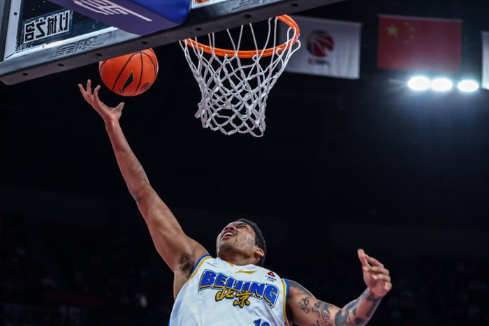 福建逆转终结北京四连胜 皮特森砍38分率队爆冷