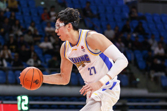 福建逆转终结北京四连胜 皮特森砍38分率队爆冷