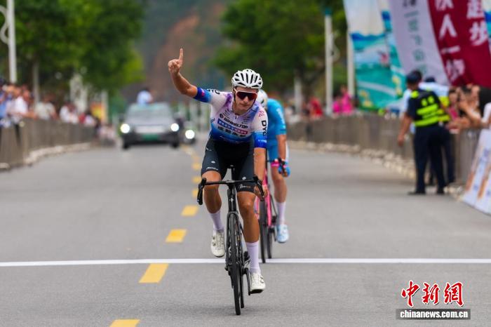 2026环万绿湖国际公路自行车赛落幕 斯捷潘诺夫斩