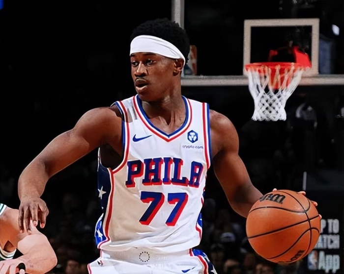 NBA季后赛三场焦点战：开拓者逆转马刺，湖人险